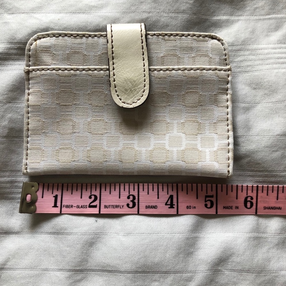 🥰✨5 for $20✨White patterned Nine West pouch